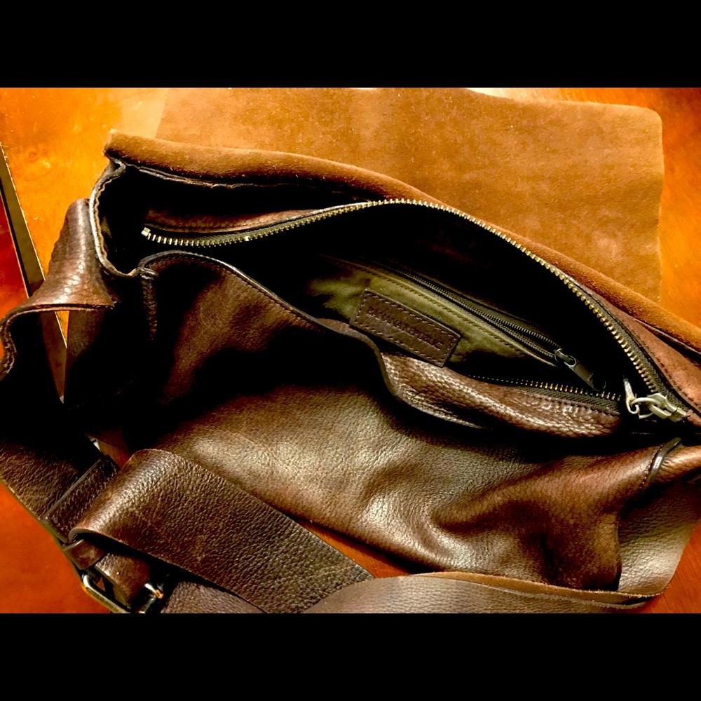 Banana Republic leather shoulder bag